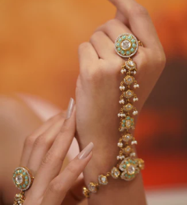 Shilpa Polki Moissanite Uncut Diamond Hathpan | Hand harness